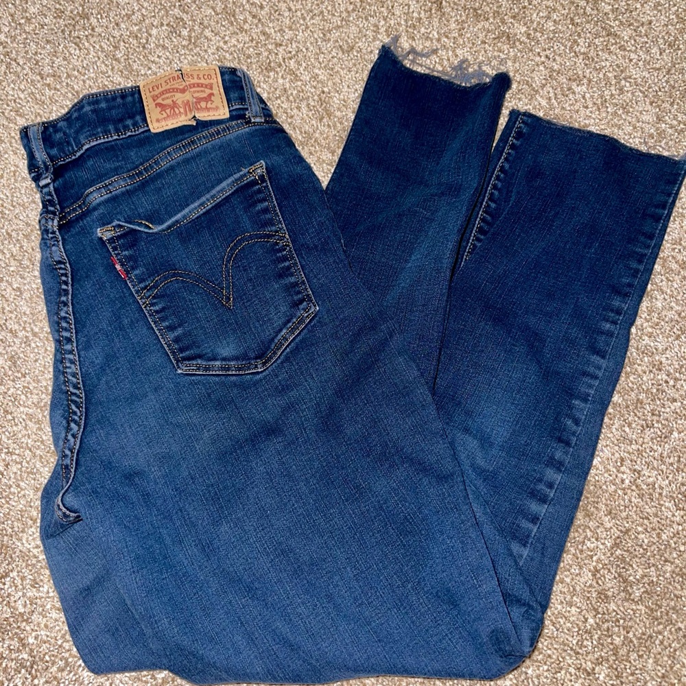 Levi's Dark Blue Classic Mid Rise Skinny Jeans with Frayed Bottoms Women 30 x 30